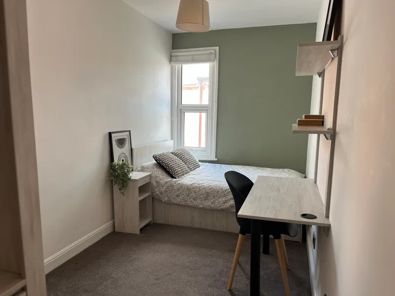 West End // Modern 4 Bed House // JUL 2026 - Image 15